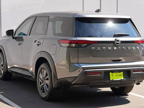 Used 2025 Nissan Pathfinder S FWD image 45