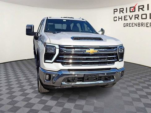 Used 2024 Chevrolet Silverado 2500 LTZ w/ LTZ Convenience Package image 3