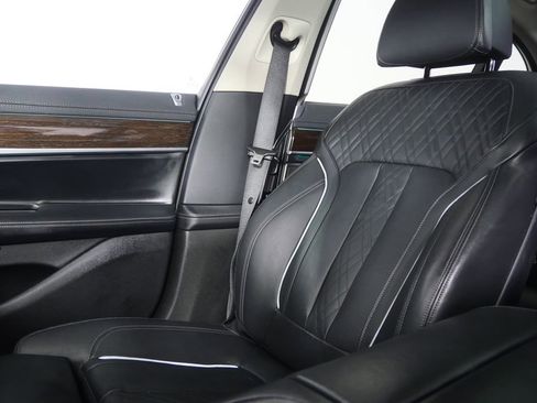 Used 2020 BMW 740i w/ Premium Package image 16