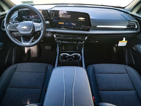 New 2026 Chevrolet Traverse LT image 11