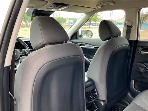 Certified 2024 Kia Seltos LX AWD/4WD image 12