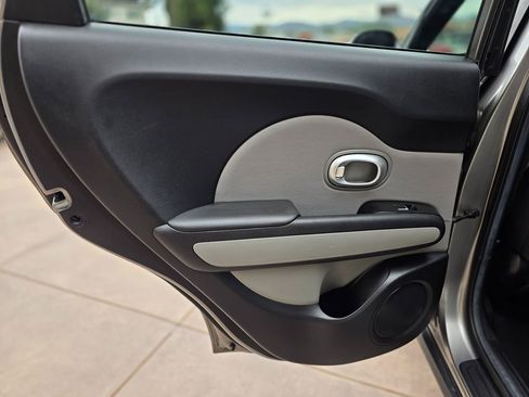 Used 2017 Kia Soul image 26