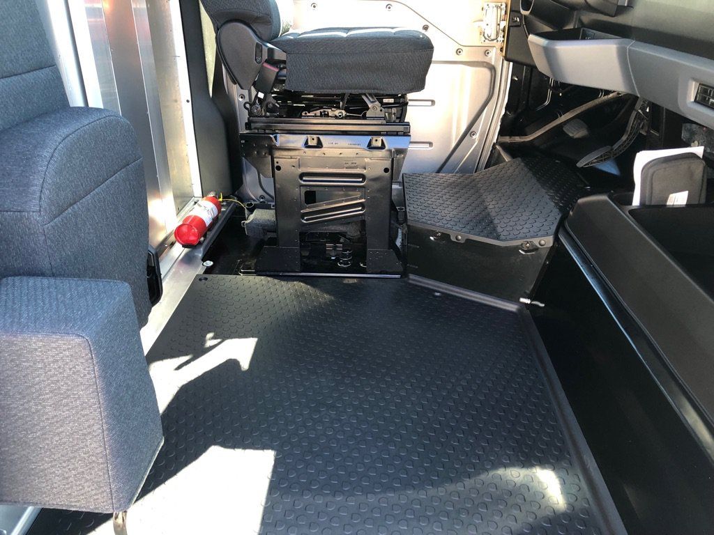 Used 2025 Chevrolet Brightdrop 400 w/ Power Door Package AWD/4WD image 23