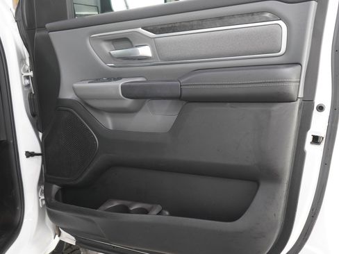 Used 2019 RAM 1500 Big Horn AWD/4WD image 9