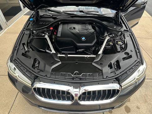 Certified 2022 BMW 530i xDrive 530i xDrive Sedan w/ Convenience Package image 33