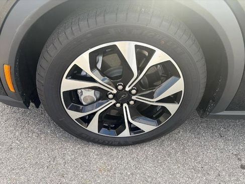 Certified 2025 Ford Mustang Mach-E Select image 5