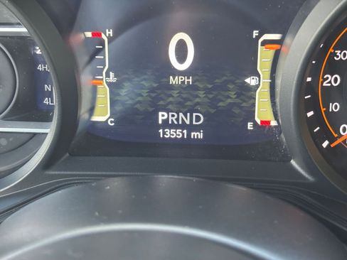 Used 2025 Jeep Wrangler Sahara image 40