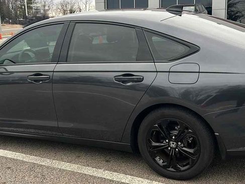 Used 2025 Honda Accord SE image 4