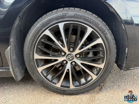 Used 2018 Toyota Camry SE w/ Moonroof Package FWD image 6