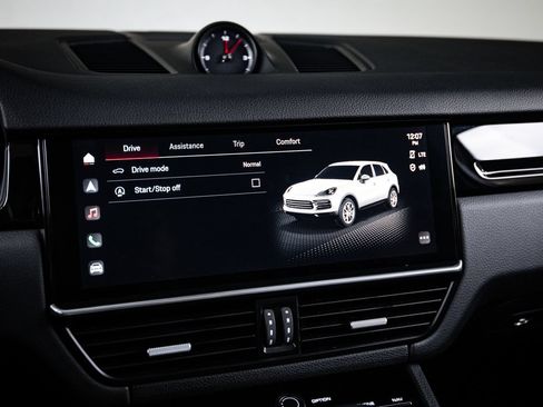 Certified 2023 Porsche Cayenne AWD/4WD image 18