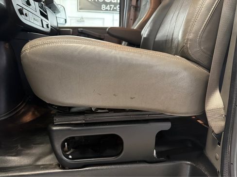 Used 2018 GMC Savana 2500 w/ Driver Convenience Package RWD image 21