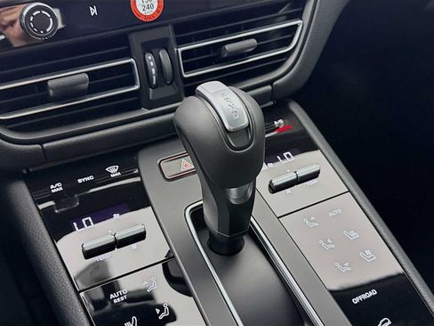 New 2026 Porsche Macan AWD/4WD image 20