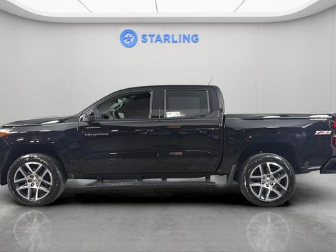 Certified 2024 Chevrolet Colorado Z71 w/ Z71 Convenience Package 2 AWD/4WD image 3