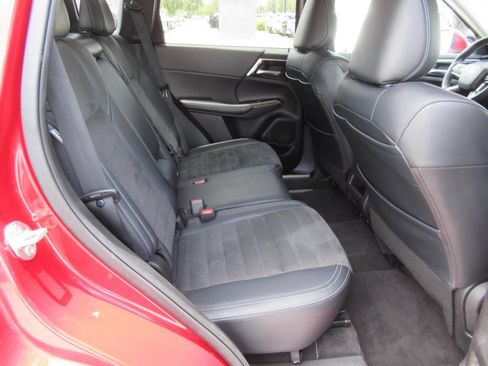 Used 2023 Mitsubishi Outlander SE AWD/4WD image 31