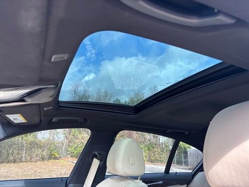 Used 2019 BMW 530i image 7