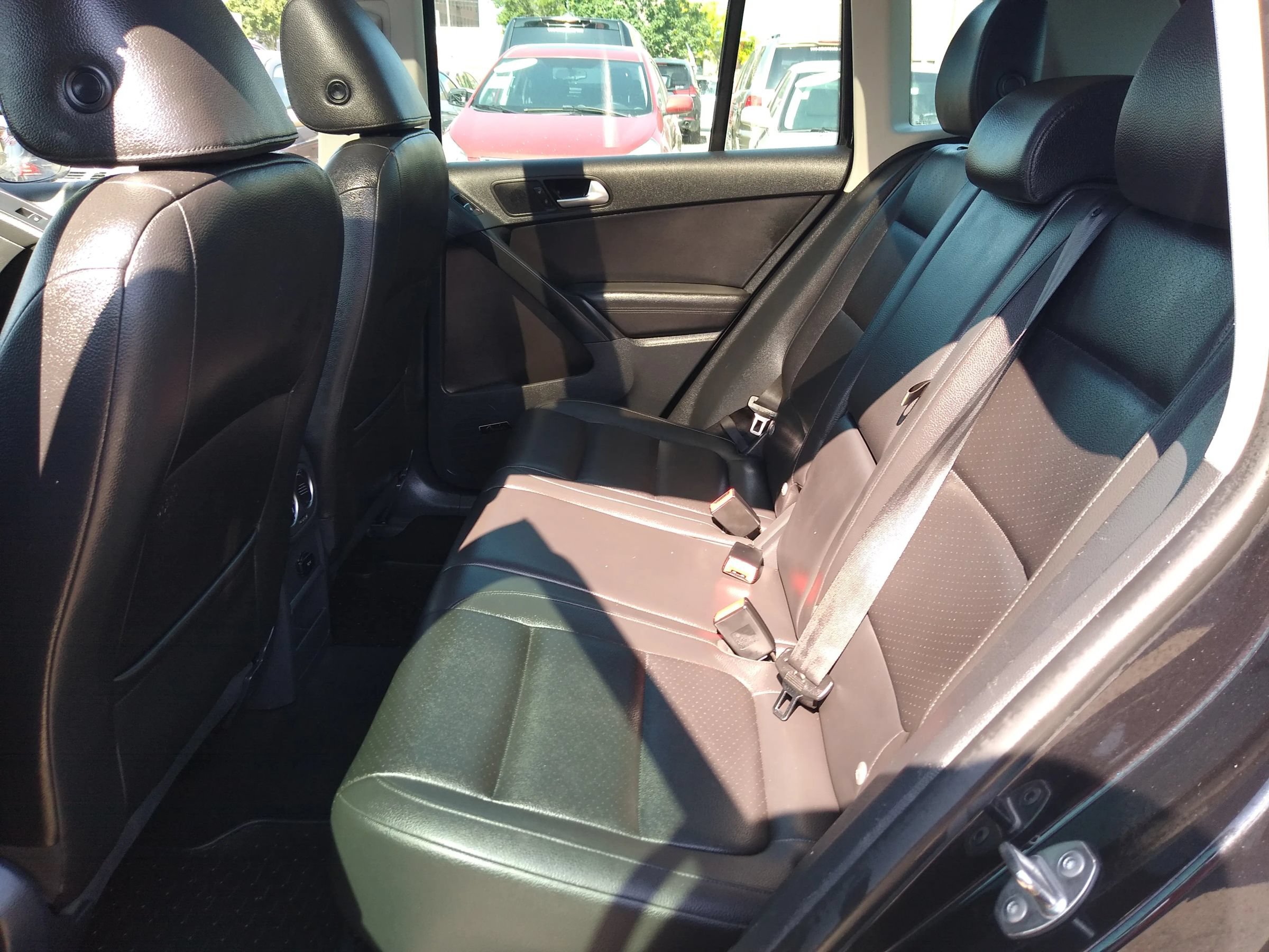 Used 2014 Volkswagen Tiguan SEL AWD/4WD image 16