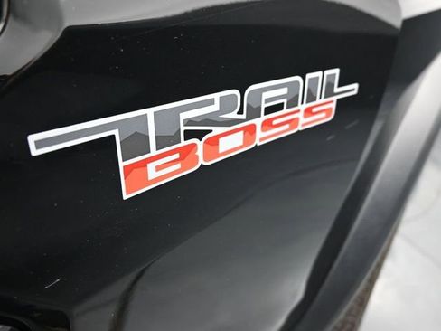 Used 2025 Chevrolet Colorado Trail Boss AWD/4WD image 9