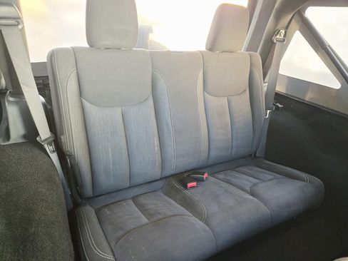 Used 2017 Jeep Wrangler Sahara w/ Connectivity Group image 17