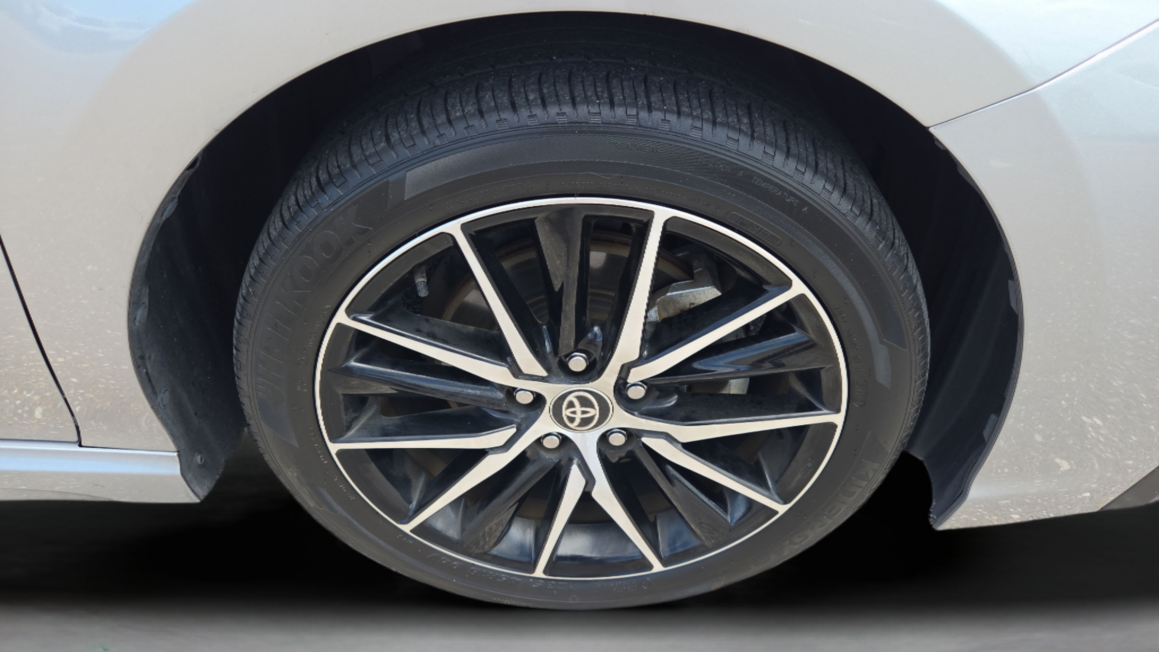 Used 2024 Toyota Camry SE FWD image 31