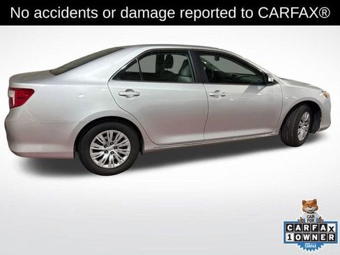 Used 2012 Toyota Camry LE image 3
