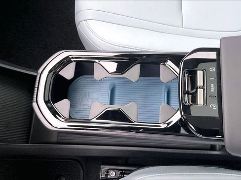 New 2025 Volvo EX30 Ultra w/ Protection Package Premier image 10