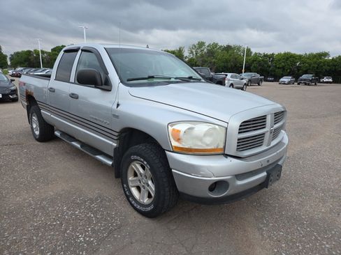 Used 2006 Dodge Ram 1500 Truck SLT w/ TRX4 Group AWD/4WD image 6