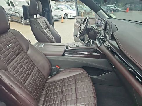Used 2021 Cadillac Escalade Premium Luxury Platinum RWD image 31