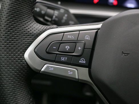 New 2026 Volkswagen Tiguan SE R-Line AWD/4WD image 25