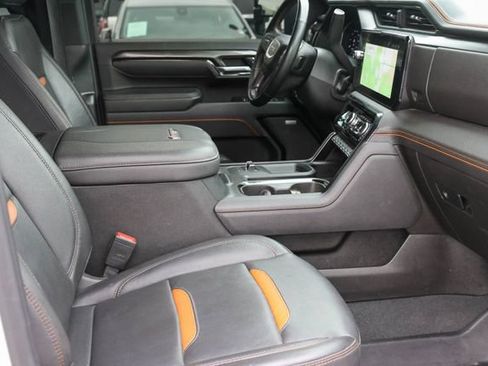 Used 2025 GMC Sierra 2500 AT4 AWD/4WD image 12