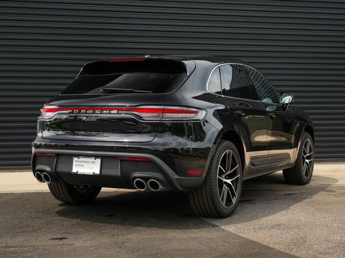 Certified 2026 Porsche Macan AWD/4WD image 13