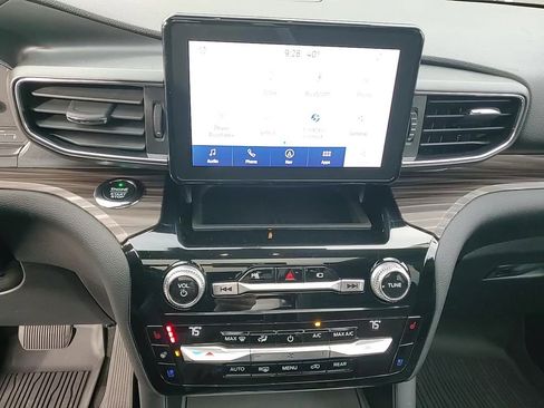 Used 2021 Ford Explorer Limited w/ Equipment Group 301A image 17