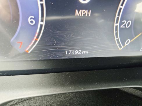 Used 2024 Jeep Grand Cherokee Limited w/ Black Appearance Package image 26