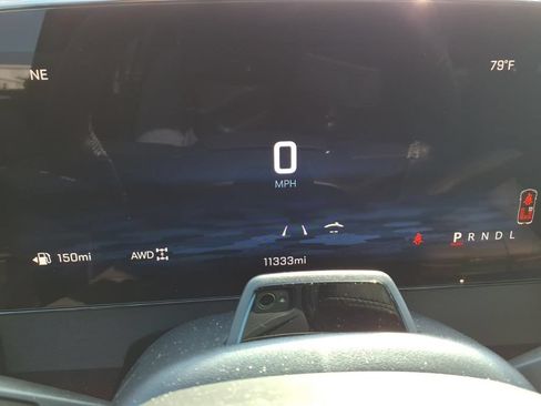Used 2024 Chevrolet Traverse Z71 w/ Enhanced Driving Package AWD/4WD image 18