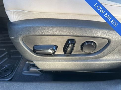 Used 2025 Lexus UX 300h 300h Premium image 12