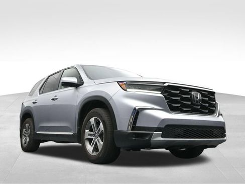 Used 2025 Honda Pilot EX-L image 36