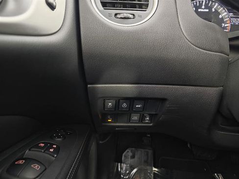 Used 2018 Nissan Pathfinder Platinum AWD/4WD image 51