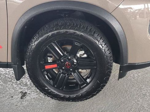 Certified 2025 Nissan Rogue SV AWD/4WD image 11