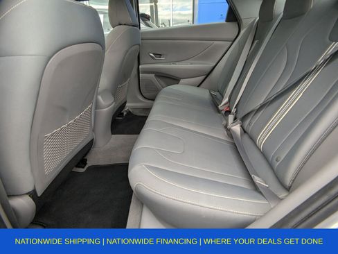 Used 2022 Hyundai Elantra SEL image 16