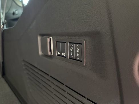 New 2026 GMC Yukon XL Denali image 31