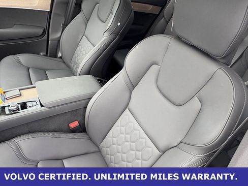 Certified 2025 Volvo XC90 B6 Plus image 22