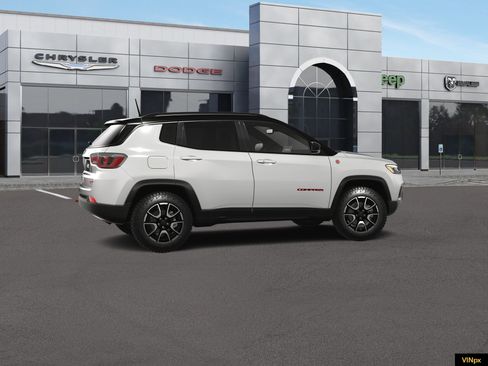 New 2026 Jeep Compass Trailhawk w/ Sun, Sound & Navigation Group AWD/4WD image 15