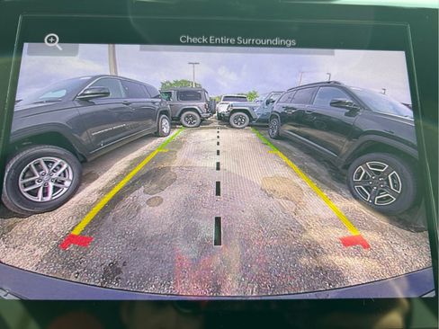 New 2026 Jeep Grand Cherokee Laredo X RWD image 32
