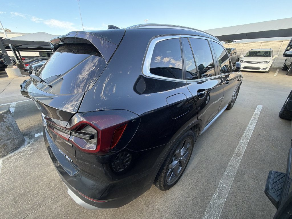 Used 2022 BMW X3 xDrive30i AWD/4WD image 3
