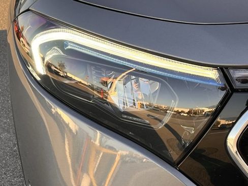 Used 2022 Mercedes-Benz EQB 350 4MATIC image 32