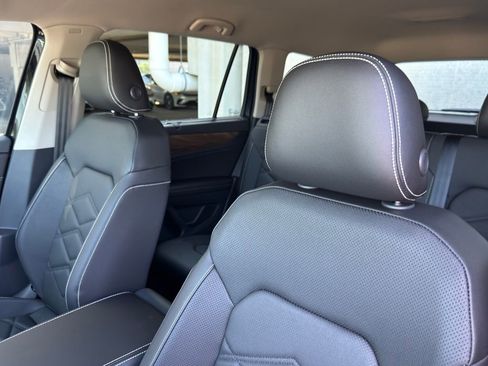 New 2026 Volkswagen Atlas SE FWD image 12