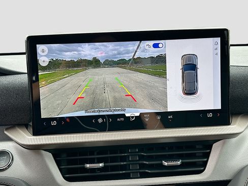 New 2026 Ford Explorer Active RWD image 9