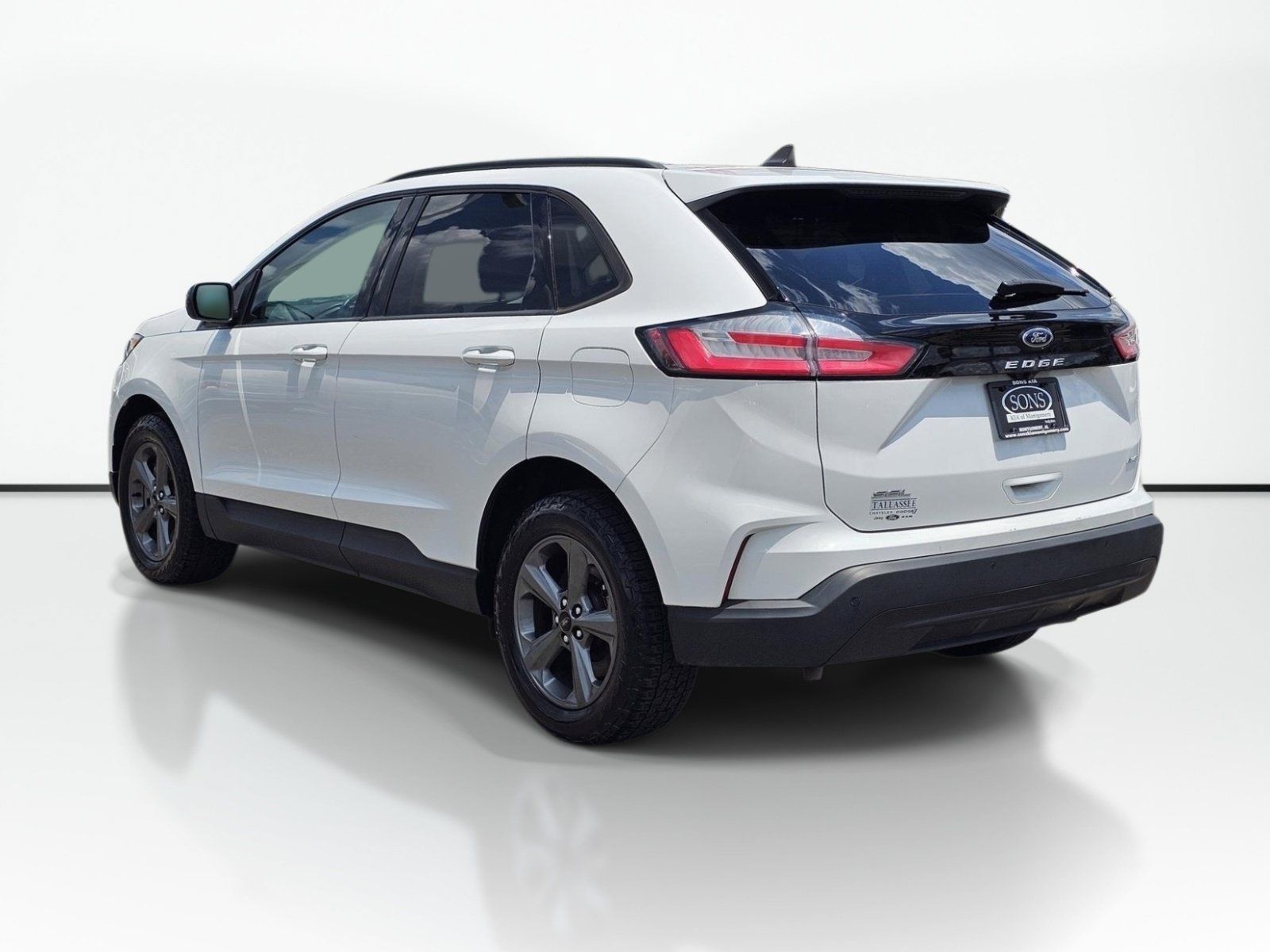 Used 2023 Ford Edge SEL w/ Sport Appearance Package AWD/4WD image 12