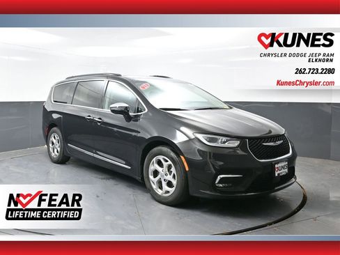 Used 2023 Chrysler Pacifica Limited FWD image 1