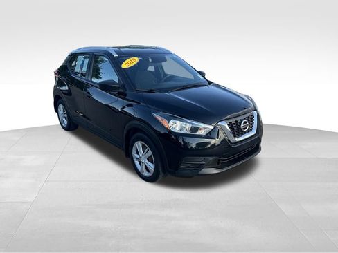 Used 2018 Nissan Kicks S FWD image 8