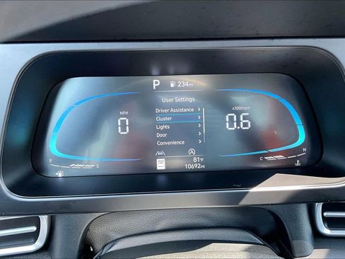 Used 2025 Hyundai Elantra SE FWD image 15